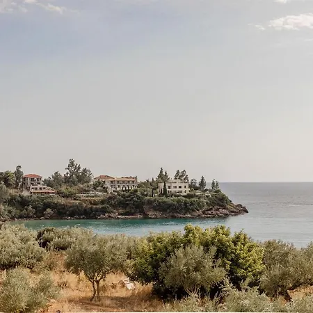 The At Dream Stoupa